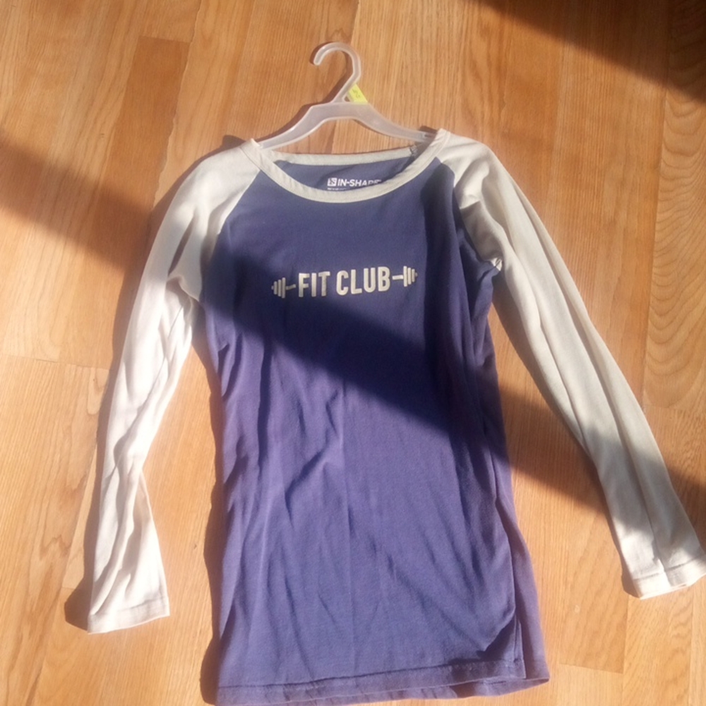 This long sleeve exercising shirt 🎽